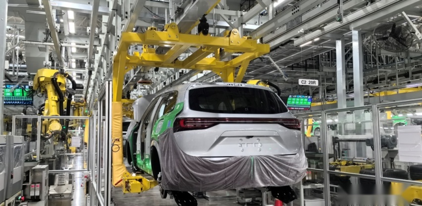 上市两个半月大定突破10万台!问界新M7很“火”,但不要高兴太早