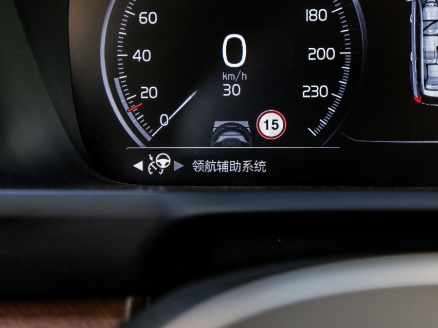 凯迪拉克XT6对标沃尔沃XC90 非BBA的豪华SUV该选谁