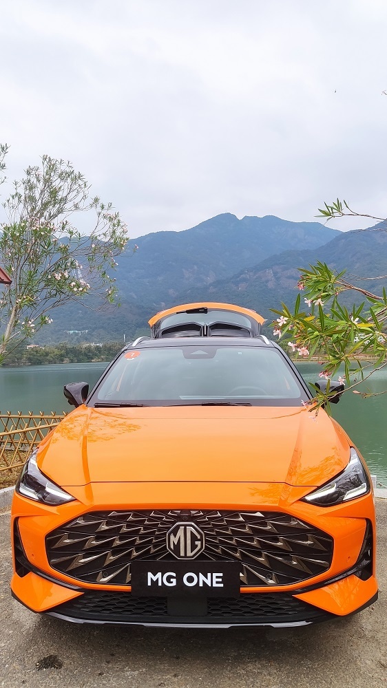 试驾MG ONE，跟着暖冬的一抹橙色去体验山水美食