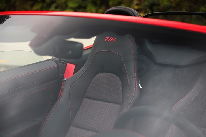 保时捷718 Boxster T首试：完美的操控，值了！