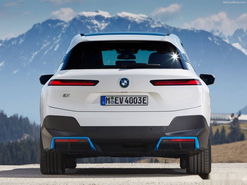 BMW-iX-2022-1280-68.jpeg