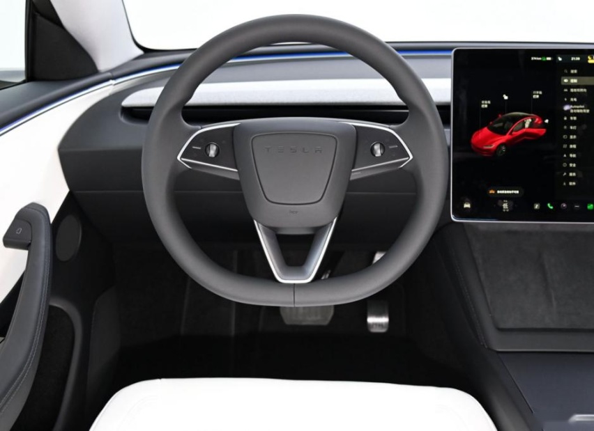 Model3更新已出现疲态，外观内饰设计小改，智能系统却依然落后