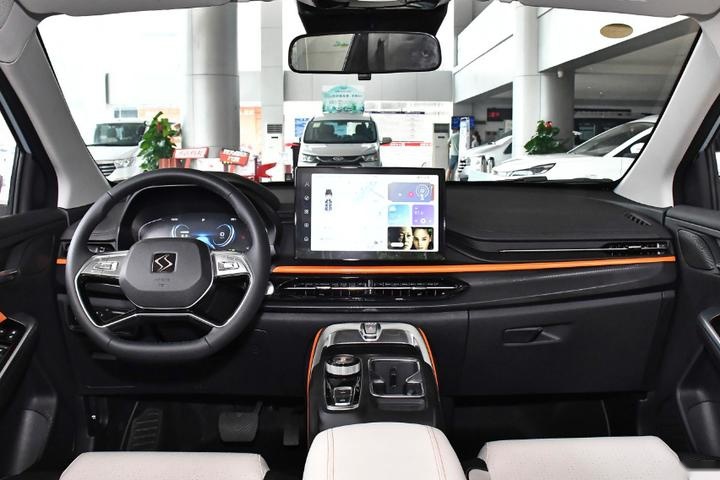 选项进一步丰富，起售10.69万元，思皓X6新增车型实力如何？