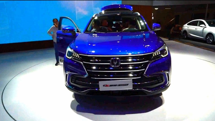 上海车展看长安CS85,网友：看车身像30万的，看轮辋像5万的！