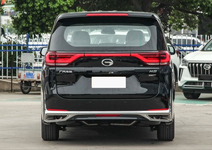 “成熟男人”的MPV，长超5米+2.0T+8AT，15万拿下