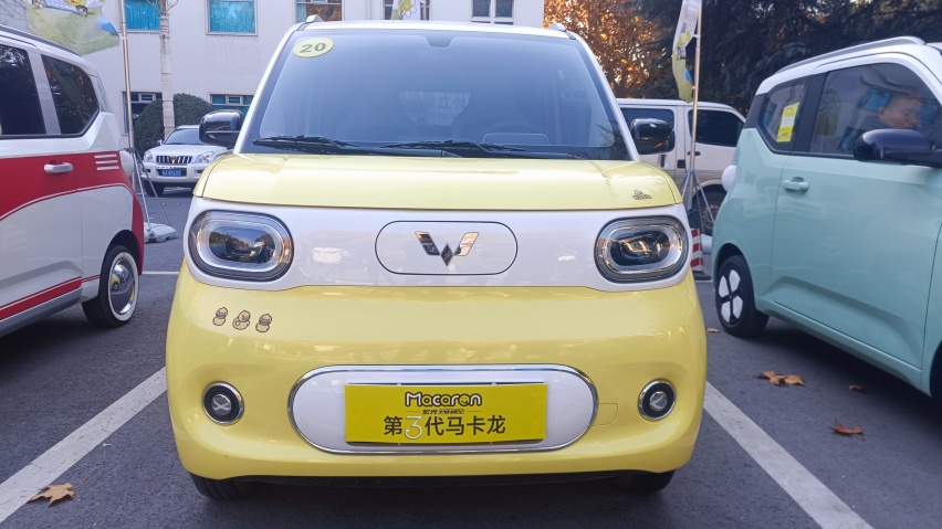试驾宏光MINIEV第三代马卡龙：好开、实惠、颜值高