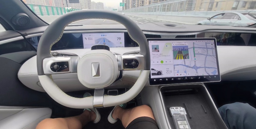 智驾赛道领跑者，看阿维塔11如何改变我们日常出行