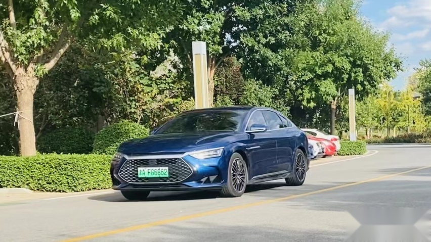 官方数据4.2L/100km 真的有那么省吗？答哥实测比亚迪汉DM-i