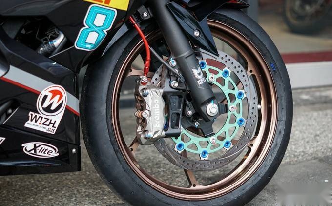 NINJA 400改装标杆，一切为了赛道