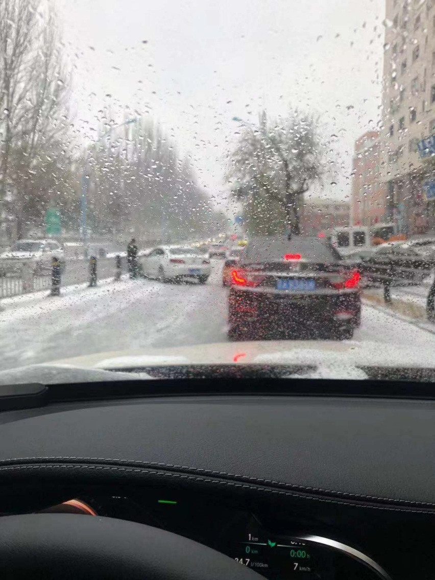 下周一或有暴雪 雪地胎：哥们挺住