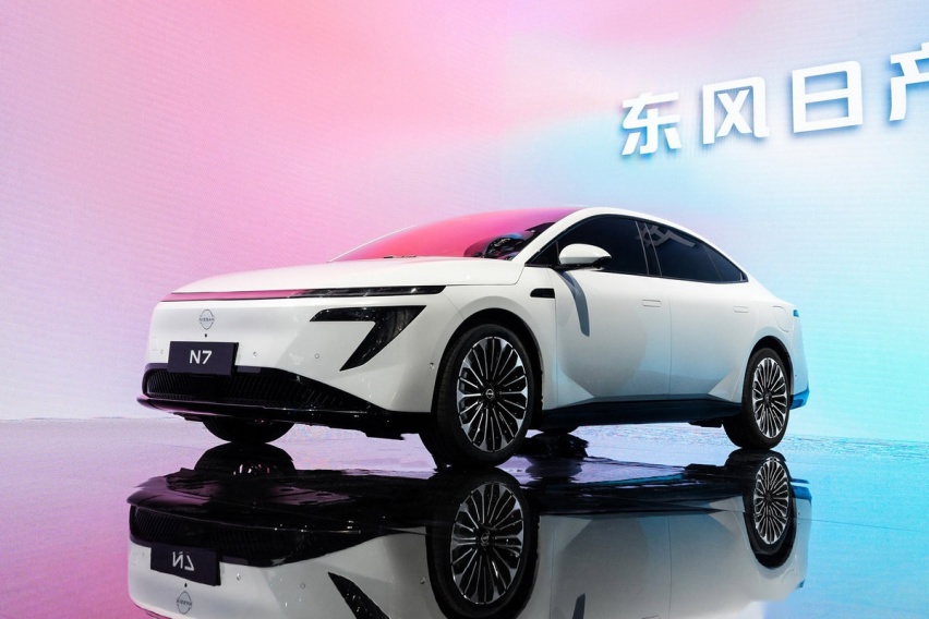 东风日产发布全新纯电中大型轿车 流线车身超大气