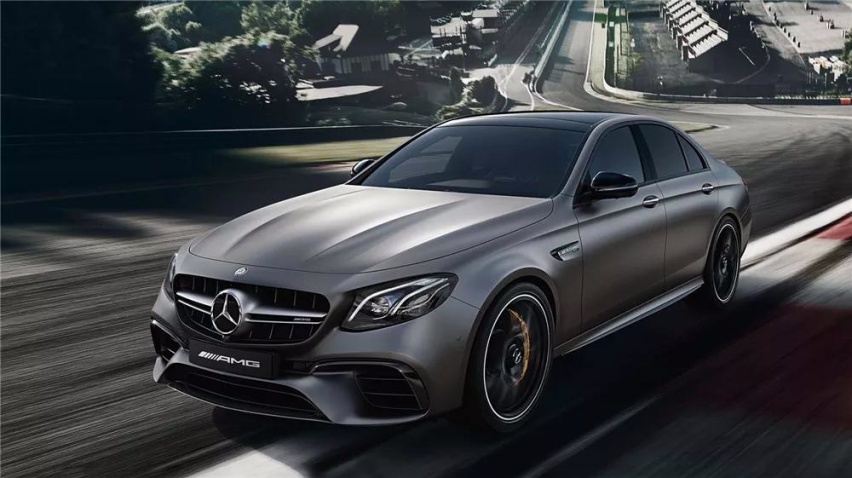 奔驰全新A级两厢上市，别把隔壁的新款AMG E63 S给忘了