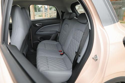 零跑T03全新色系车型，让用户爱上小电动车