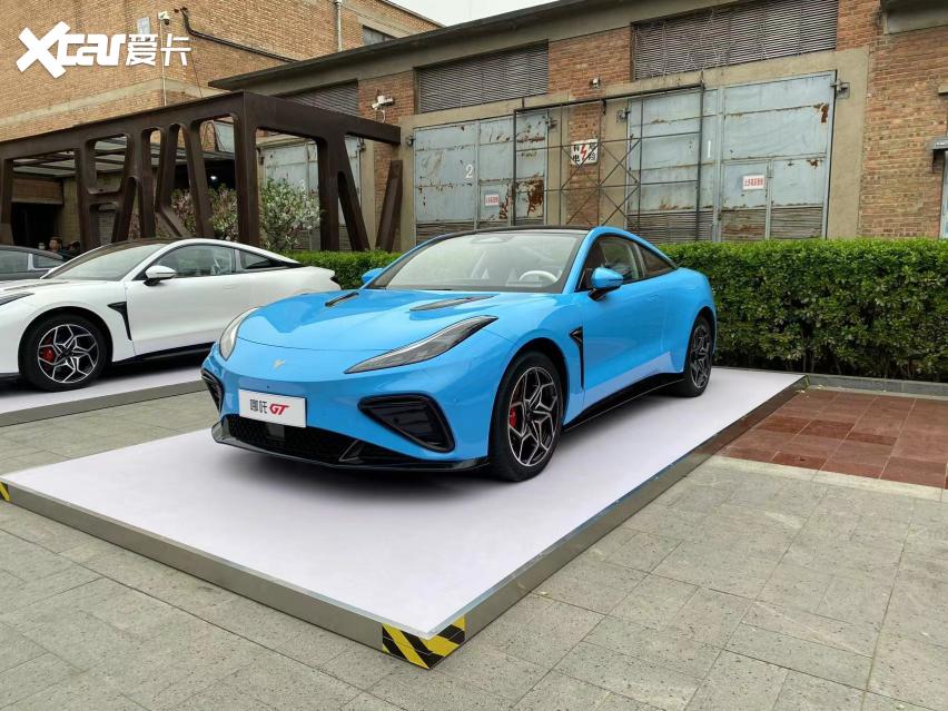 上半年上市 电动双门跑车 哪吒gt首发亮相