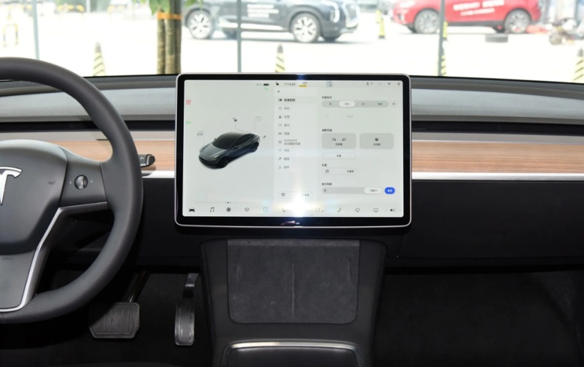 选择了Model 3和固特异e 锐乘轮胎