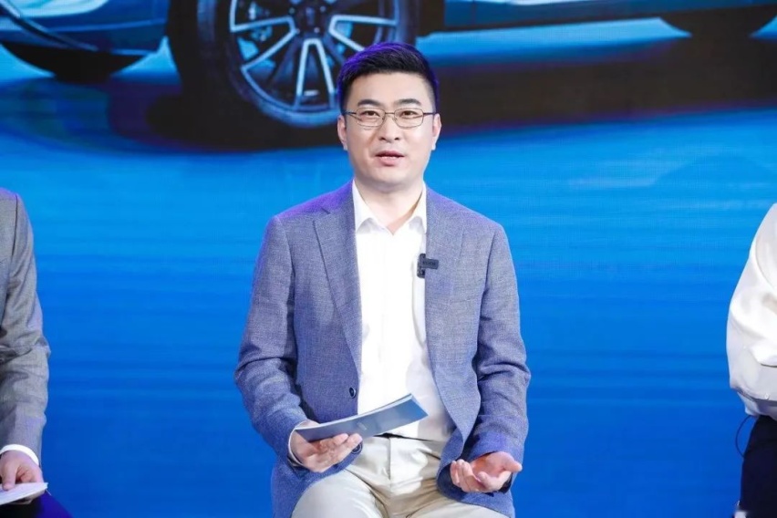 三个手势就可挪车？WEY摩卡黑科技开箱，新一轮降维打击开启