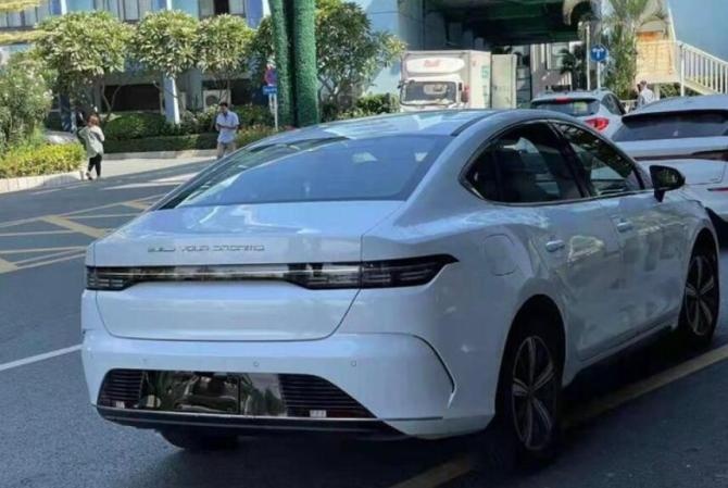 新知达人, 三大国产轿车亮相广州车展：中国版“奥迪A5' WEY首款轿车