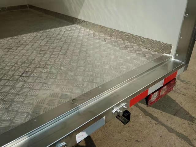 跃进蓝牌3米3冷藏车报价 小型蓝牌冷藏车厂家