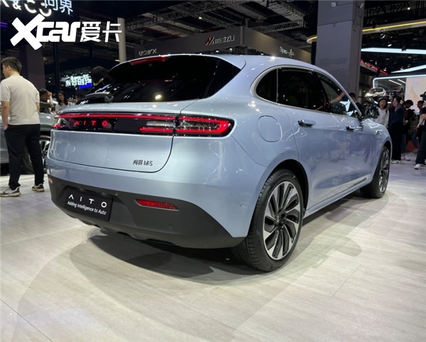 赛力斯问界m5好开得堪比百万级豪车-爱卡汽车爱咖号