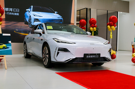 旗舰级纯电中大型轿车 到店实拍吉利银河E8