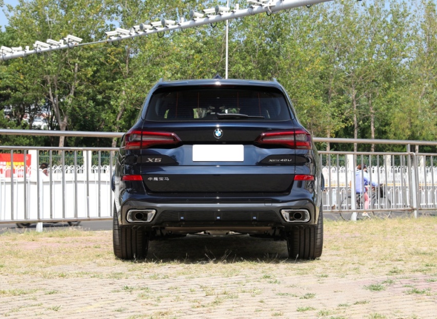 宝马又一热销车，长5米多，公认“公路SUV一哥”，8月卖8000多台