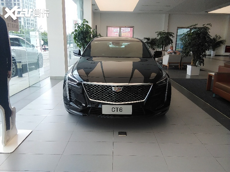 凯迪拉克CT6 探店实拍 4.2T+V8 动力超奔驰E级 配