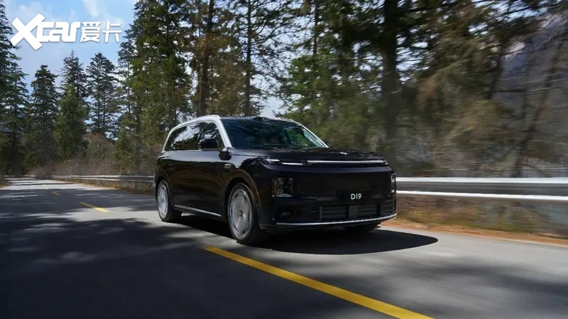 零跑D19售价2198万起重塑旗舰平权新时代(图3)