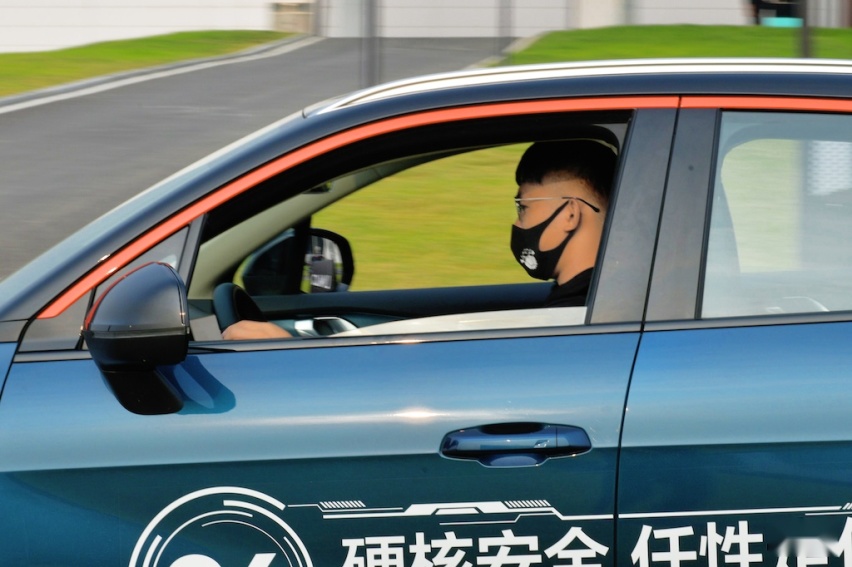 什么是“无人工厂”？来领克成都工厂见识一下