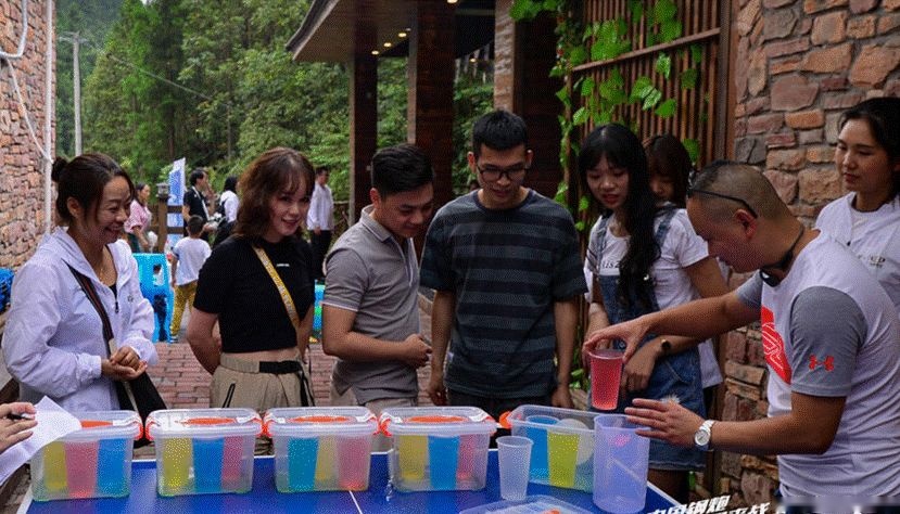 吉利缤瑞，10万级家轿中的斜杠青年