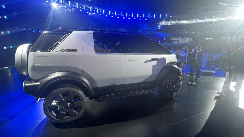 iCAR X25亮相，奇瑞造了辆能越野的MPV？