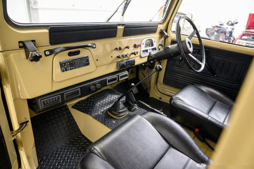 1980-toyota-land-cruiser-hj45-packs-modern-features-costs-more-than-a-lexus_7.jpg