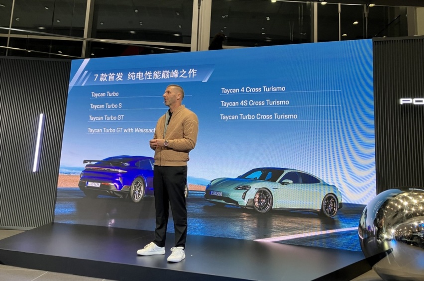 新款保时捷Taycan首发：继续强大，继续被“围攻”