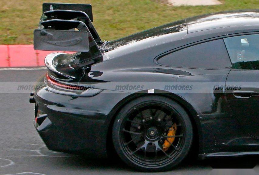 性能更极端，更偏赛车取向，全新保时捷911 GT3 RS曝光