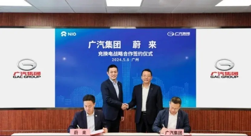 新款奔驰C级上市，33.48万起；小米SU7刚开出39km就抛锚？