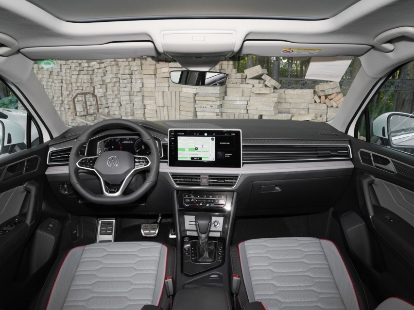 想买2.0T中型SUV，选大众还是红旗？途观L对比红旗HS5