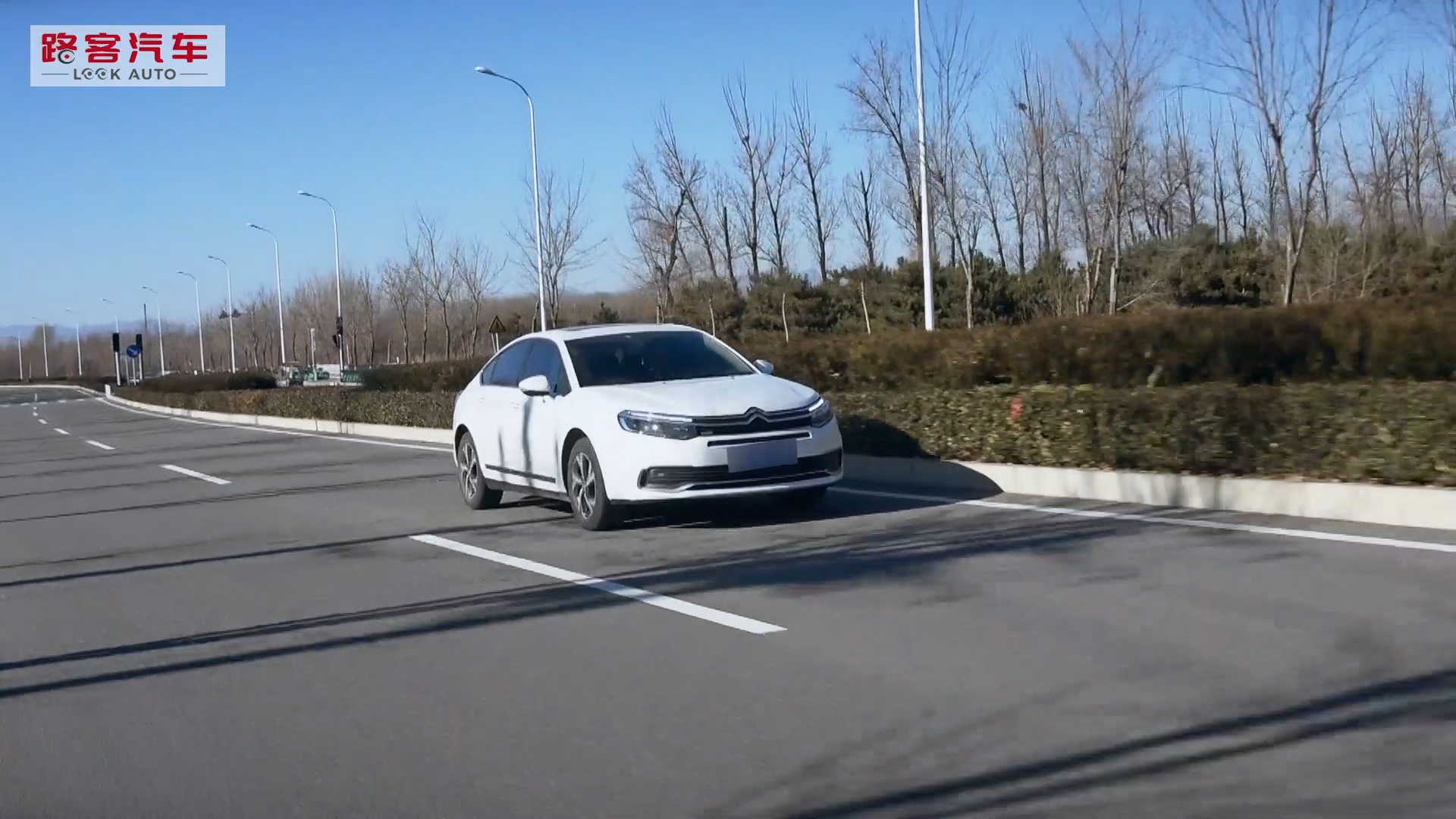 ����ʦ�����̵�У��ȴΪ�������ҵ� �Լݶ���ѩ����C5