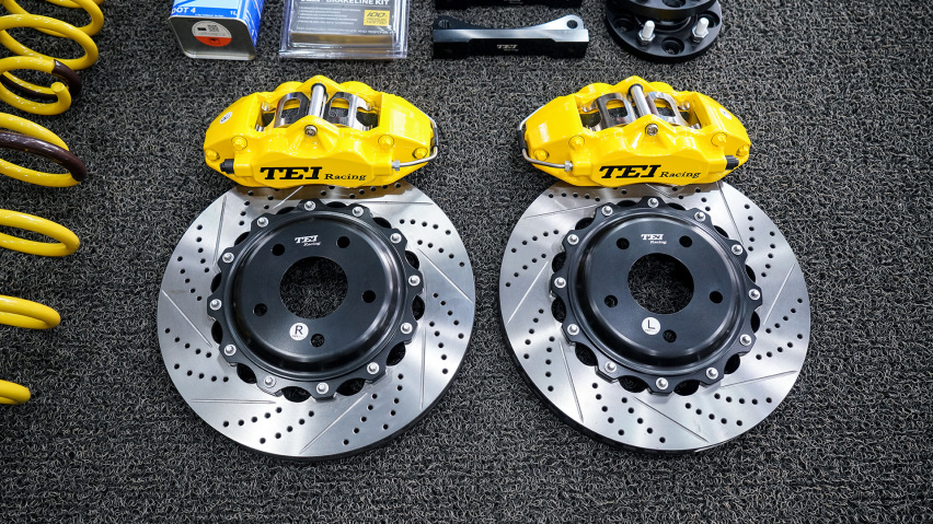 马自达昂克赛拉改装TEI Racing P40S刹车套件