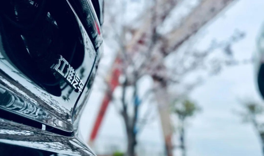 高端与务实，蔚来ET7解锁豪华纯电新场景丨仕驾