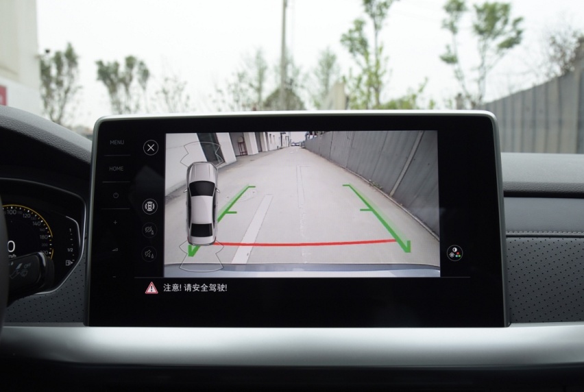 面对大众朗逸，为何许多人却选择了另外2款国产车？