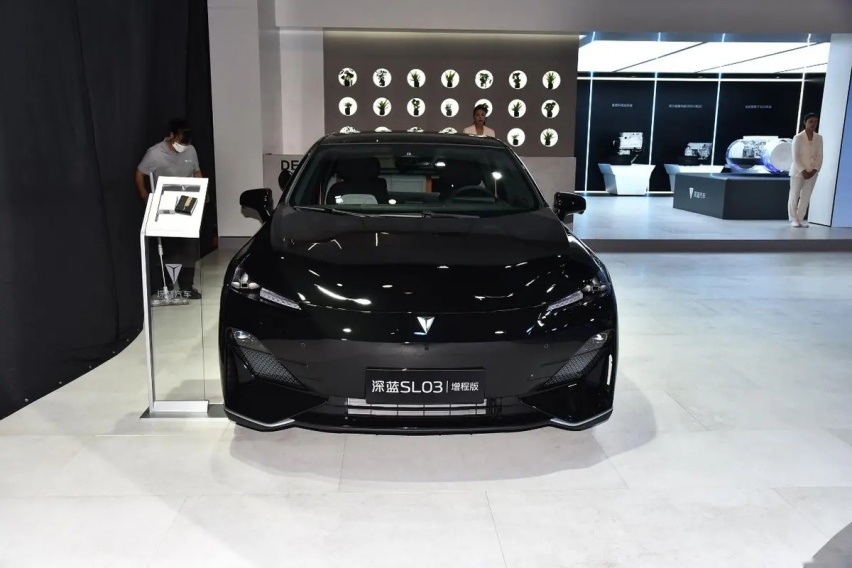 2023款深蓝SL03价格下探1.5万 比亚迪海豹有压力了？