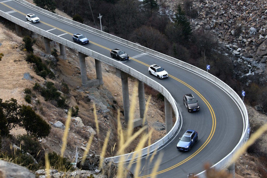 沃尔沃XC60的G318：高原、山路、两千里