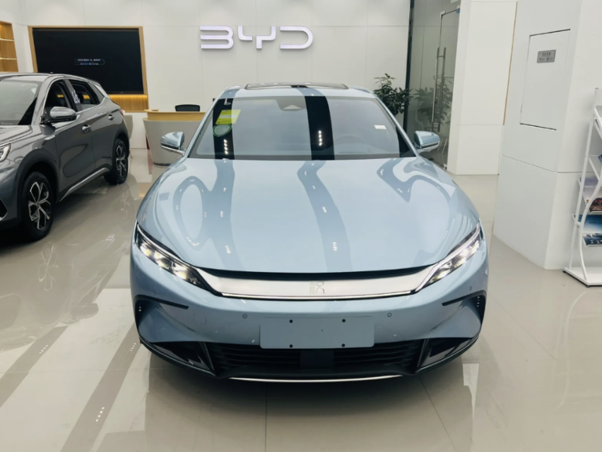 2023款比亚迪汉EV到店，外观细节调整，配置升级，底盘质感提升