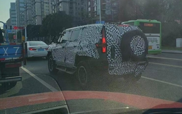 东风硬派SUV现身，帅过乔治巴顿，越野不输悍马EV，仰望不香了？