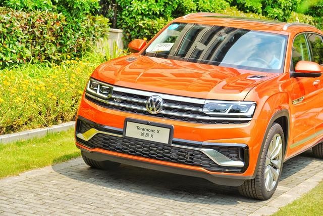 轴距近3米，V6大排量，价格不到40万，气势不输奥迪Q5L