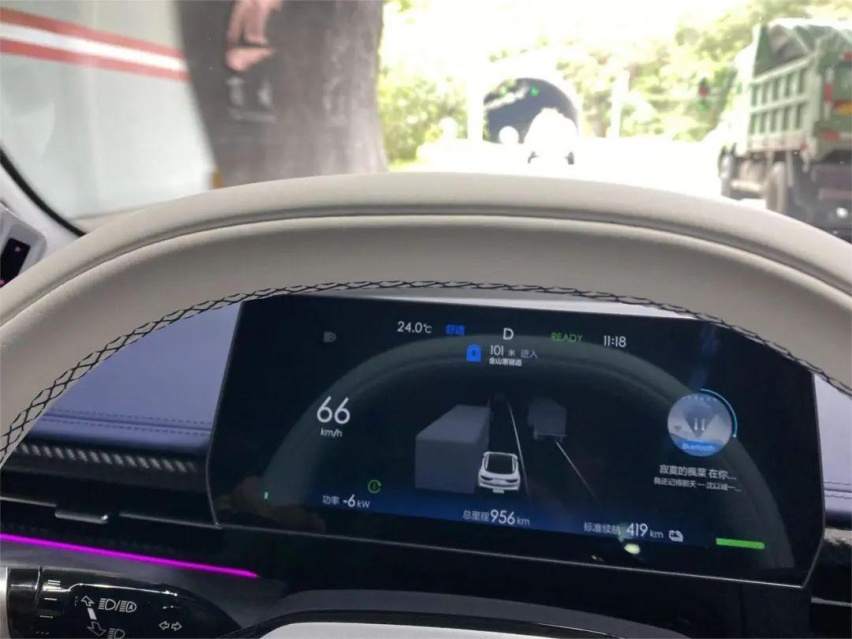 年纪轻轻不靠家人怎么买跑车？哪吒GT帮到你