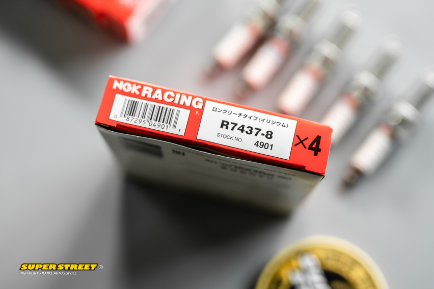 奥迪RS3更换NGK R7437-8度高性能火花塞