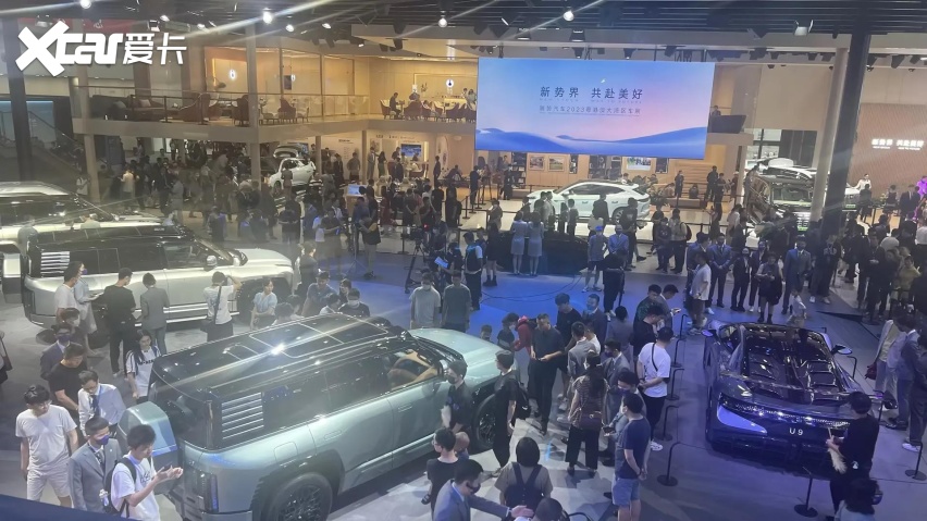 粤港澳车展探访仰望展馆,近距离感受仰望U8,109.8万值不值?-爱卡汽车爱咖号