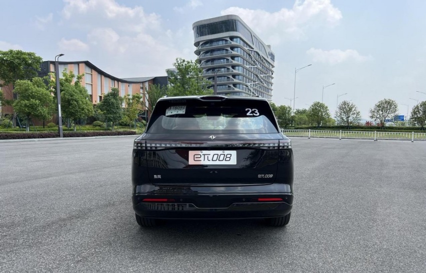 试驾奕派eπ008： 新晋奶爸车，一次满足全家需求！