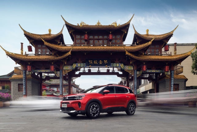 良心车，打脸“降价潮”，东风雪铁龙凡尔赛C5 X、天逸BEYOND实拍