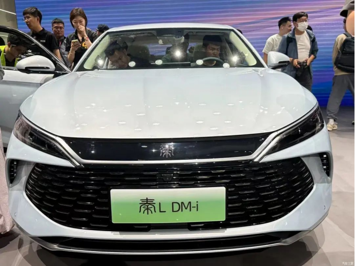 比亚迪决定把秦卖到手软 秦L DM-i抢先体验
